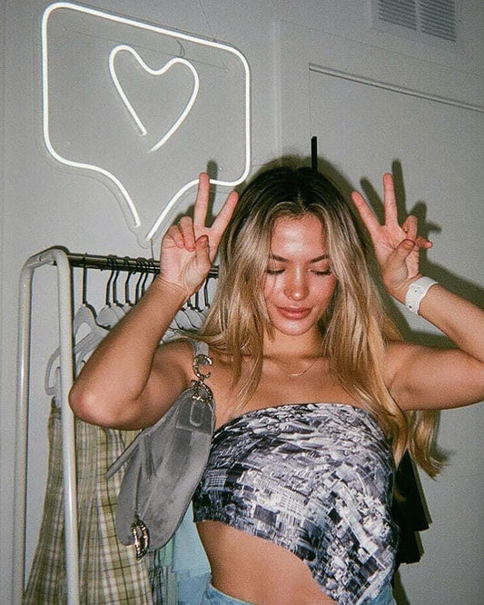 21st-30th-50th-Beyond-Milestone-Neon-Sign-Ideas Neon Lanes